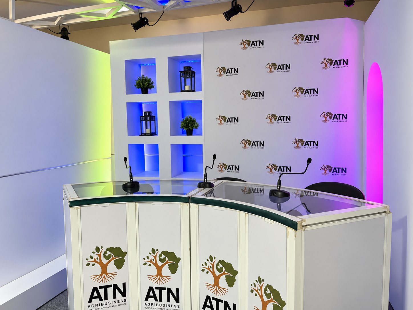 Le plateau ATN avec son décor et son éclairage.